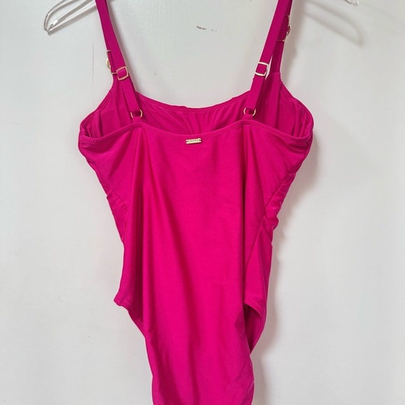 L’AGENCE Remi Shimmer One-PieceSwimsuit Fuchsia Pink - Picture 6 of 9